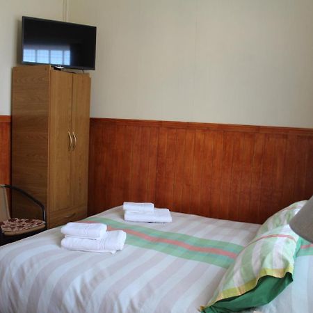 Hostal Y Cabanas Ainil Punta Arenas Kültér fotó