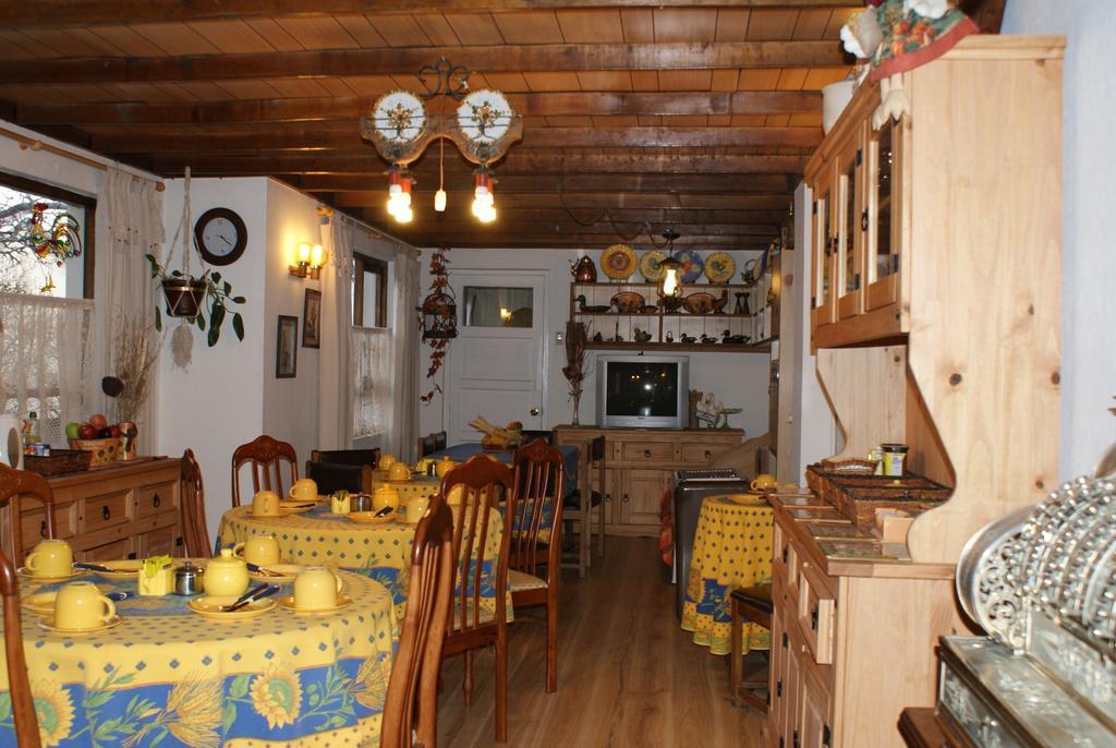 Hostal Y Cabanas Ainil Punta Arenas Kültér fotó