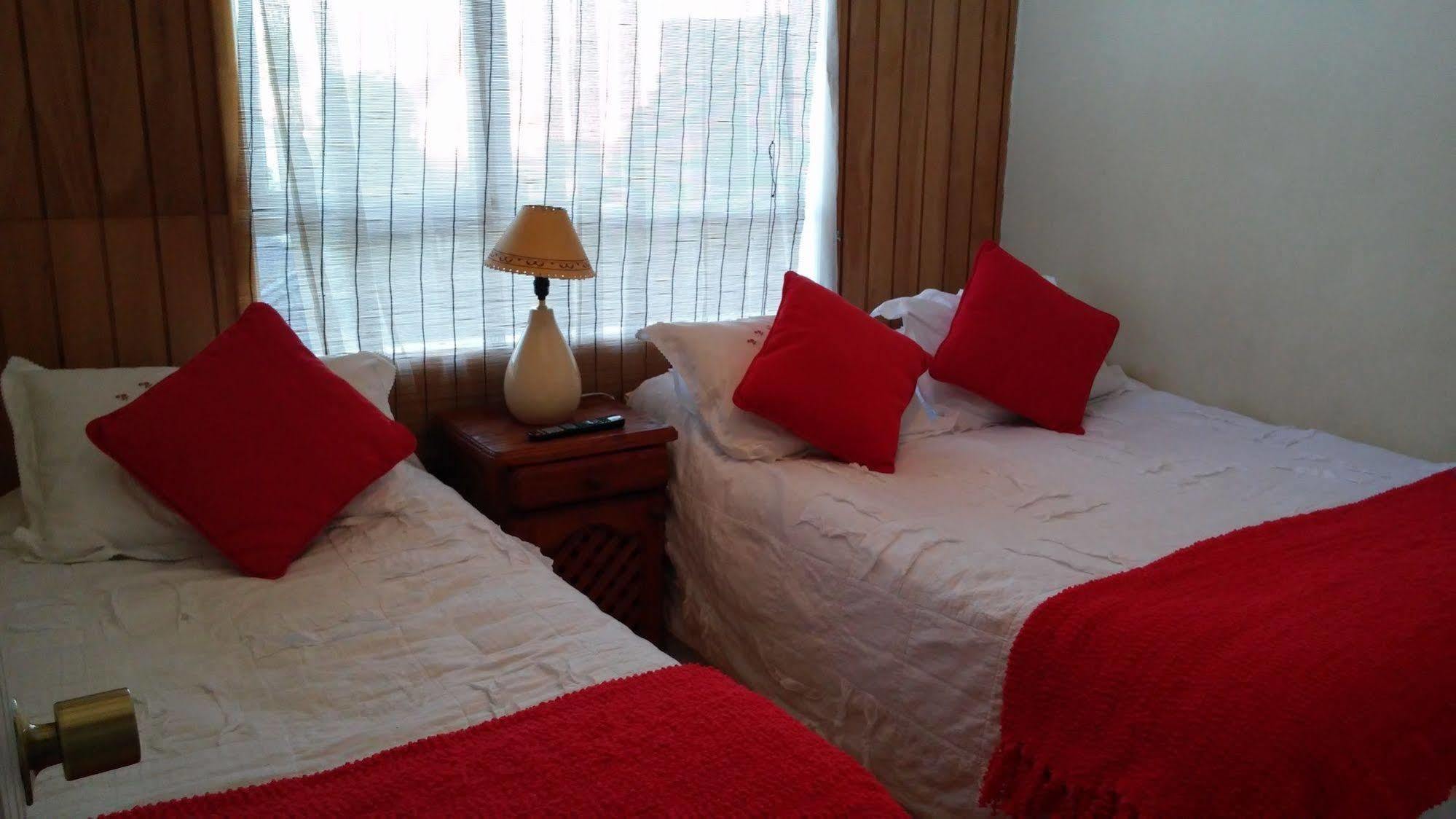 Hostal Y Cabanas Ainil Punta Arenas Kültér fotó