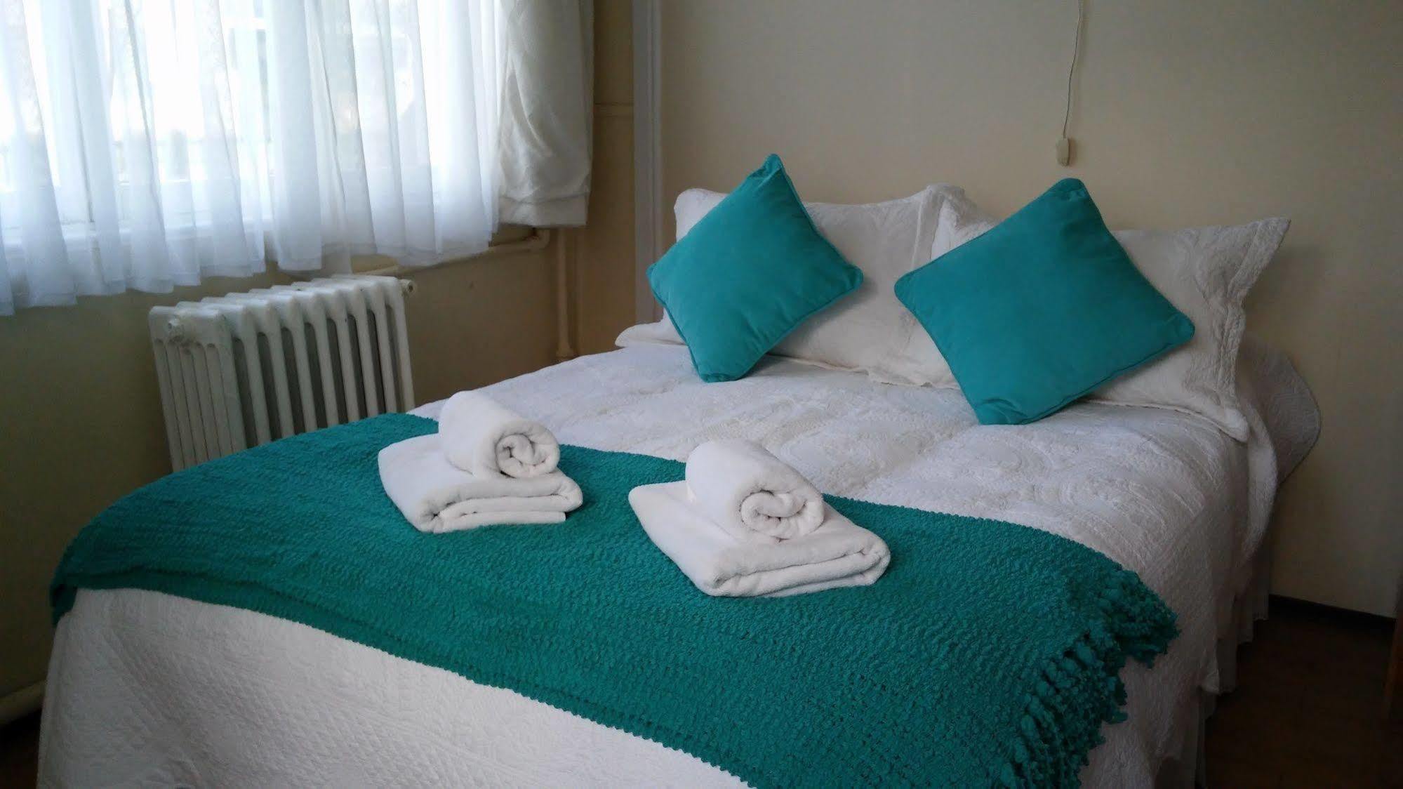 Hostal Y Cabanas Ainil Punta Arenas Kültér fotó
