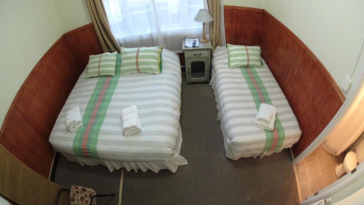Hostal Y Cabanas Ainil Punta Arenas Kültér fotó